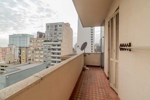 Image 20 - 887232