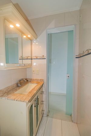 Image 8 - 887234