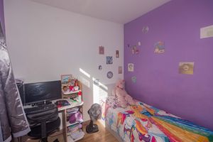 Image 10 - 887250