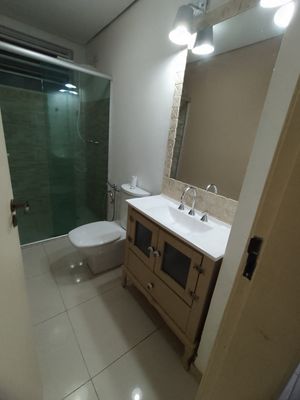 Image 12 - 887269