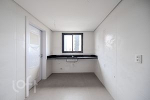 Image 21 - 887273