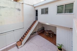 Image 34 - 887300