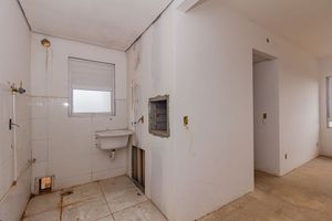 Image 6 - 887343