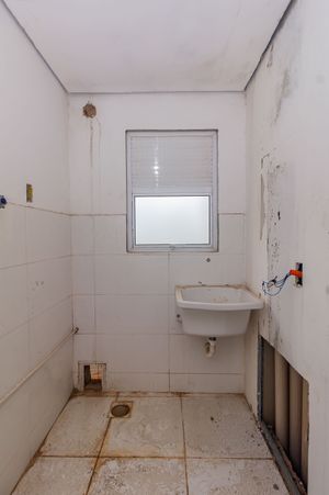 Image 9 - 887343