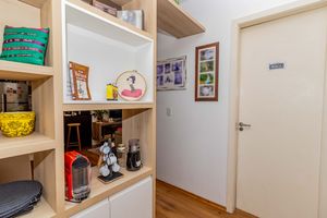 Image 9 - 887354