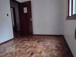 Image 19 - 887357