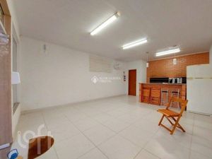 Image 11 - 887357