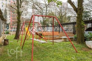 Image 3 - 887357