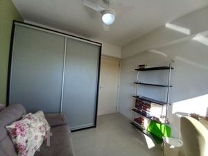 Image 12 - 887363
