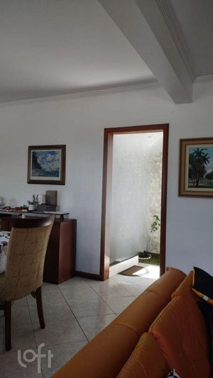 Image 4 - 887380