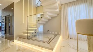 Image 18 - 887385