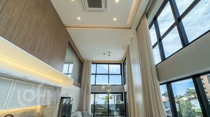 Image 93 - 887387