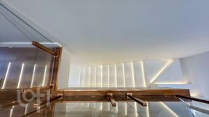 Image 31 - 887387