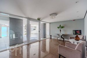 Image 33 - 887389