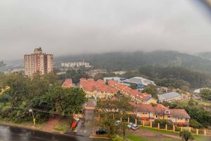 Image 10 - 887390