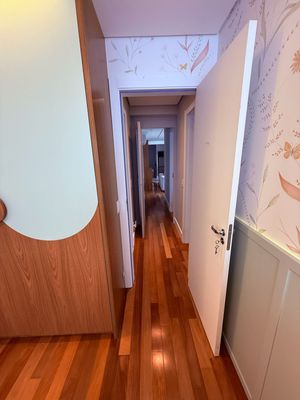 Image 19 - 887397