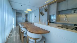 Image 71 - 887402