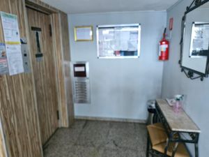 Image 3 - 887405