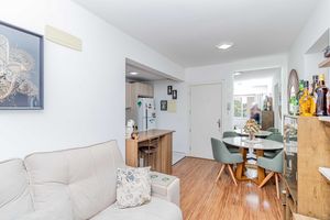 Image 3 - 887407