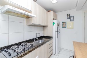 Image 7 - 887407