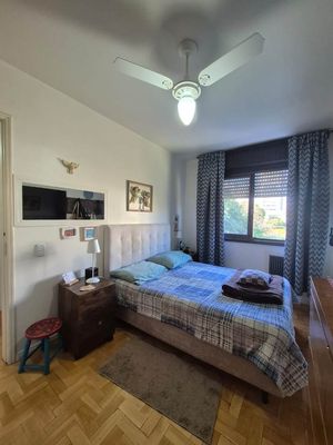 Image 9 - 887411