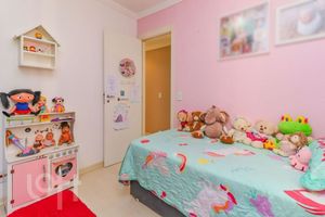 Image 18 - 887414