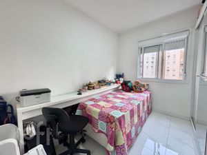 Image 15 - 887419