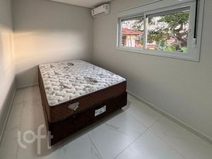 Image 8 - 887432