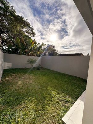 Image 17 - 887432