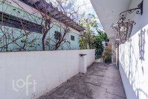 Image 40 - 887436