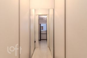Image 32 - 887438