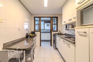 Image 21 - 887438