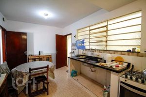 Image 8 - 887440