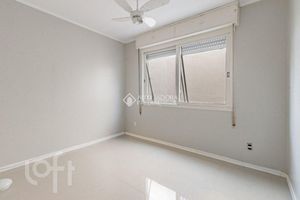 Image 10 - 887443