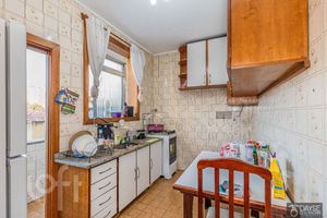 Image 6 - 887447
