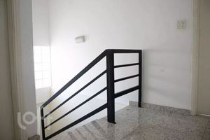 Image 8 - 887448