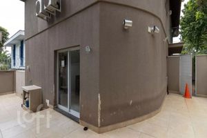 Image 38 - 887477