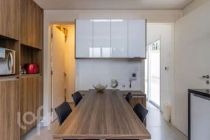 Image 30 - 887477