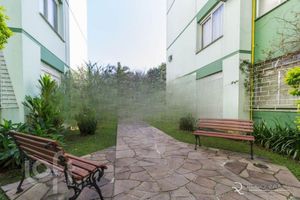 Image 10 - 887485