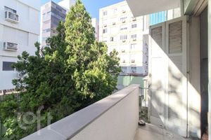 Image 7 - 887486