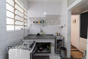 Image 16 - 887486