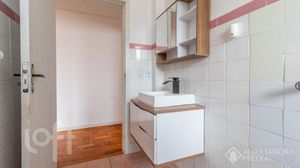 Image 8 - 887488