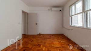 Image 11 - 887488