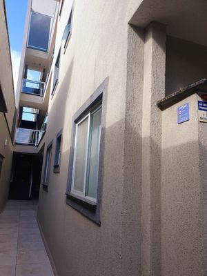 Image 7 - 887489