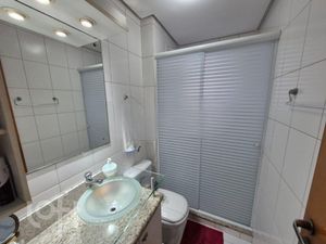 Image 8 - 887490
