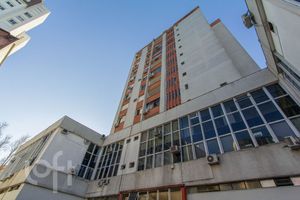 Image 17 - 887492