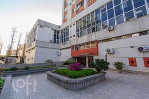 Image 16 - 887492