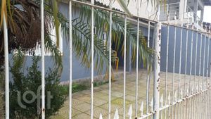 Image 18 - 887494