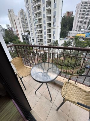 Image 4 - 887497