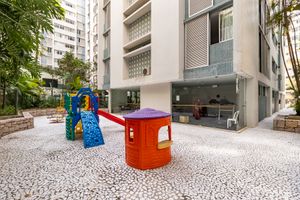 Image 38 - 887500